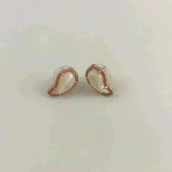 Kendra Scott new Temple in Ivory/blush gold - Picture 2 of 8